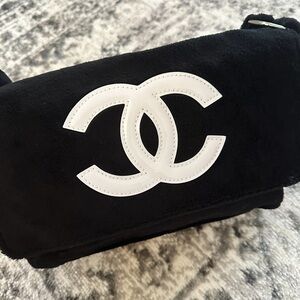 Final Price Authentic Chanel precision bag black and white